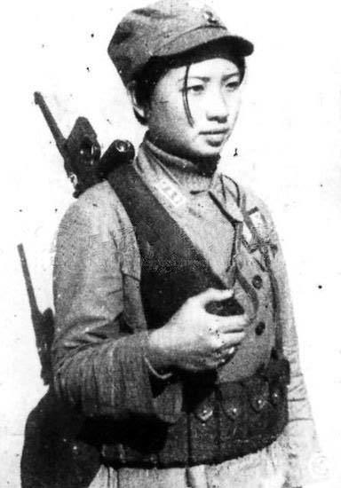 女兵英姿全文免費閱讀——展現(xiàn)颯爽英姿的巾幗英雄，女兵英姿全文免費閱讀——展現(xiàn)巾幗英雄風采的颯爽英姿