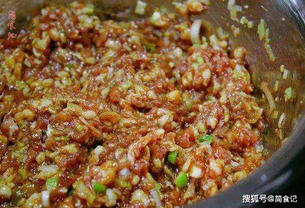 羊肉餃子餡怎么調(diào)好吃——秘制配方與技巧分享，羊肉餃子餡秘制配方，美味調(diào)制技巧與口感升級(jí)分享