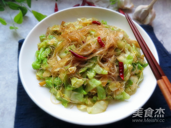 家常美味，包菜炒粉絲的做法，家常美味，包菜炒粉絲制作教程