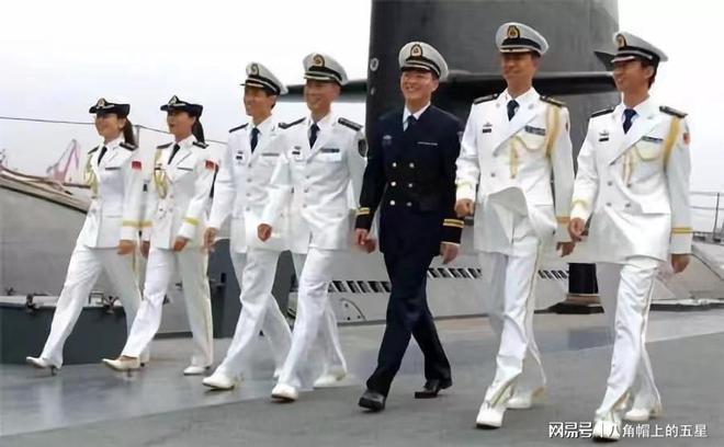 海軍軍裝圖片大全，歷史、種類與特點詳解，海軍軍裝圖鑒，歷史、種類與特點全面解析