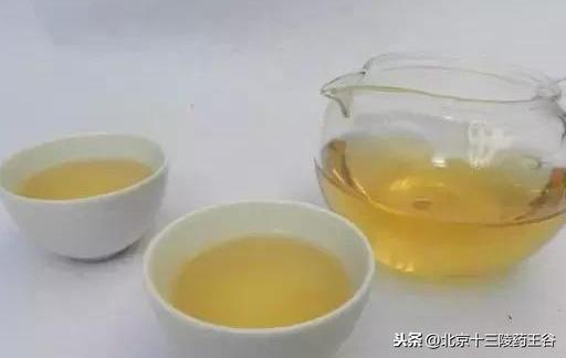 石斛泡水喝的功效與作用，探索石斛的神奇益處，石斛泡水神奇益處探索，功效與作用一覽